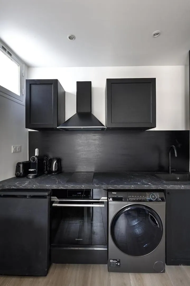 544 Suite Champignon - Superb Sacre-Coeur Studio Paris Apartment