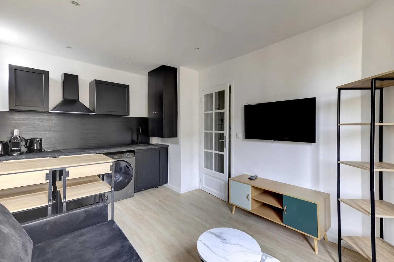 Apartment 544 Suite Champignon - Superb Sacre-Coeur Studio Paris France